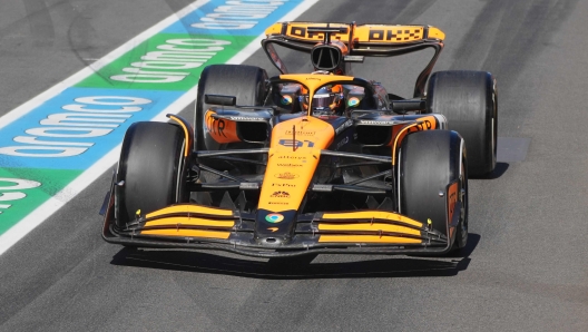 McLaren's Australian driver Oscar Piastri drives in the pits during the Australian Formula One Grand Prix at Albert Park Circuit in Melbourne on March 24, 2024. (Photo by Scott Barbour / POOL / AFP) / -- IMAGE RESTRICTED TO EDITORIAL USE - STRICTLY NO COMMERCIAL USE --