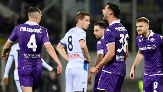 Fiorentina’s Rolando Mandragora celebrates after goal 1-0 during the Coppa Italia Frecciarossa semi-final match between Fiorentina and Atalanta - Coppa Italia Frecciarossa at Artemio Franchi Stadium - Sport, Soccer - Florence, Italy - Wednesday April 3, 2024 (Photo by Massimo Paolone/LaPresse)