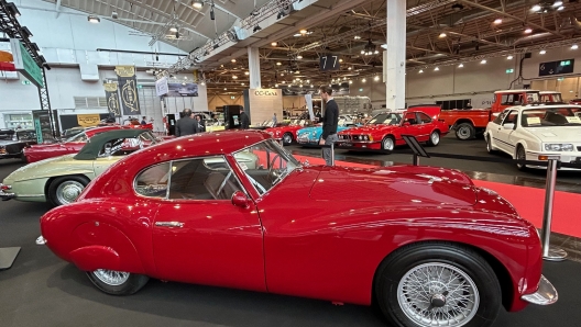 Una Fiat 8V esposta in vendita a Techno-Classica Essen, portata dal Museo Metropole di Druten