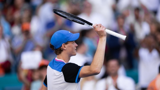 MIAMI GARDENS, FLORIDA - MARCH 31: Jannik Sinner of Italy celebrates after defeating Grigor Dimitrov of Bulgaria 6-3, 6-1 in the men's final of the Miami Open at Hard Rock Stadium on March 31, 2024 in Miami Gardens, Florida.   Brennan Asplen/Getty Images/AFP (Photo by Brennan Asplen / GETTY IMAGES NORTH AMERICA / Getty Images via AFP)