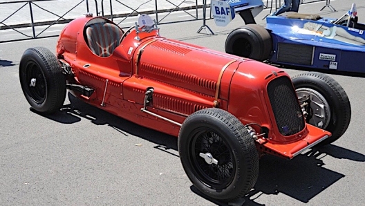 Monoposto in esposizione sul lungomare di Napoli