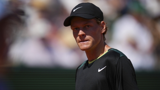 Jannik Sinner, of Italy reacts during the Monte Carlo Tennis Masters semifinal match with Stefanos Tsitsipas, of Greece in Monaco, Saturday, April 13, 2024. (AP Photo/Daniel Cole)