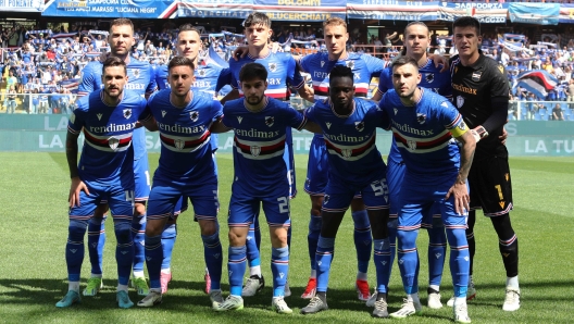 Sampdoria's team during the Serie BKT soccer match between Sampdoria and Sudtirol at the Luigi Ferraris Stadium stadium in Genoa, Italy - Saturday, April 13, 2024 - Sport  Soccer (Photo by Tano Pecoraro/LaPresse)