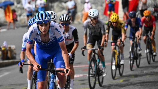 Team Jayco Alula's Australian rider Chris Harper leads the front breakaway in the ascent of Col de la Loze in the final kilometres of the 17th stage of the 110th edition of the Tour de France cycling race, 166 km between Saint-Gervais Mont-Blanc and Courchevel, in the French Alps, on July 19, 2023. (Photo by Marco BERTORELLO / AFP)