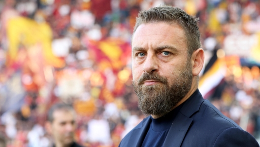 Romas coach Daniele De Rossi looks on prior the Italian Serie A soccer match Udinese Calcio vs AS Roma at the Friuli - Dacia Arena stadium in Udine, Italy, 14 April 2024. ANSA / GABRIELE MENIS