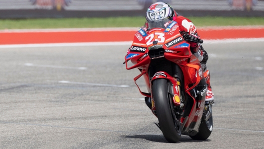 AUSTIN, TEXAS - APRIL 13: Enea Bastianini of Italy and Ducati Lenovo Team heads down a straight during the MotoGP qualifying practice during the MotoGP Of The Americas - Qualifying on April 13, 2024 in Austin, Texas.   Mirco Lazzari gp/Getty Images/AFP (Photo by Mirco Lazzari gp / GETTY IMAGES NORTH AMERICA / Getty Images via AFP)