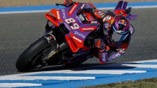 epa11302592 MotoGP Spanish rider Jorge Martin of Prima Pramac Racing in action during the free practice session ahead of the 2024 Motorcycling Gran Prix of Spain at the Jerez-Angel Nieto race track in Jerez de la Frontera, Andalusia, southern Spain, 26 April 2024.  EPA/Jose Manuel Vidal