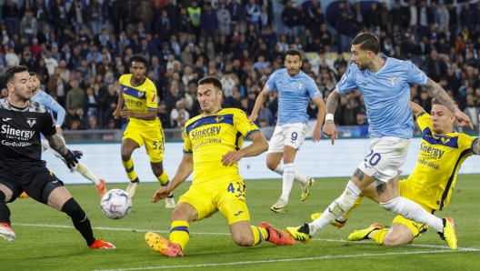 Lazios Mattia Zaccagni (R) scores during the Italian Serie A soccer match between Lazio and Hellas Verona at the Olimpico stadium in Rome, Italy, 27 April 2024. ANSA/FABIO FRUSTACI