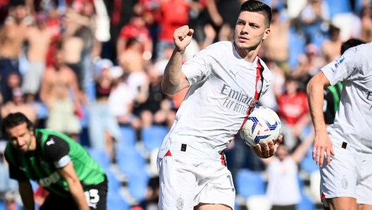 AC Milan's Luka Jovic celebrates after scoring the 3-2 goal for his team during the Serie a Tim match between Sassuolo and Milan - Serie A TIM at Mapei Stadium - Sport, Soccer - Sassuolo, Italy - Sunday April 14, 2024 (Photo by Massimo Paolone/LaPresse)