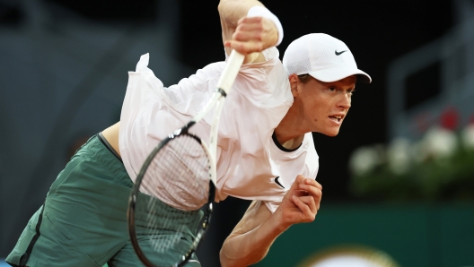 MADRID, SPAIN - APRIL 27: Jannik Sinner of Italy serves against Lorenzo Sonego of Italy in the Men's Singles Round of 64 match during Day Five of the Mutua Madrid Open at La Caja Magica on April 27, 2024 in Madrid, Spain. (Photo by Clive Brunskill/Getty Images)