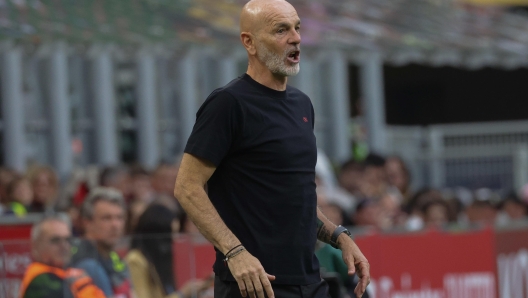 AC Milan's coach Stefano Pioli during the Italian Serie A soccer match between AC Milan and CFC Genoa at Giaseppe Meazza Stadium in Milan, Italy, 5 May 2024. ANSA / ROBERTO BREGANI