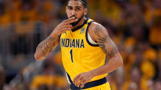 INDIANAPOLIS, INDIANA - MAY 17: Obi Toppin #1 of the Indiana Pacers celebrates after a three point basket during the first quarter against the New York Knicks in Game Six of the Eastern Conference Second Round Playoffs at Gainbridge Fieldhouse on May 17, 2024 in Indianapolis, Indiana. NOTE TO USER: User expressly acknowledges and agrees that, by downloading and or using this photograph, User is consenting to the terms and conditions of the Getty Images License Agreement.   Dylan Buell/Getty Images/AFP (Photo by Dylan Buell / GETTY IMAGES NORTH AMERICA / Getty Images via AFP)