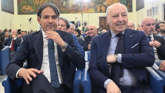 Simone Inzaghi (s) e Giuseppe Marotta nel corso della consegna del premio ?Enzo Bearzot? presso il palazzo del Coni a Roma, 15 aprile 2024. ANSA/CLAUDIO PERI