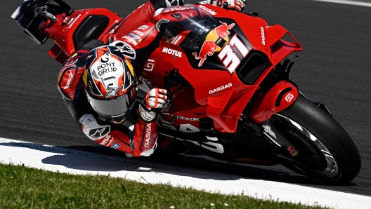 Red Bull GASGAS Tech3's Spanish Rider Pedro Acosta takes part in a practice session ahead of the French Moto GP Grand Prix at the Bugatti circuit in Le Mans, northwestern France, on May 10, 2024. (Photo by JULIEN DE ROSA / AFP)