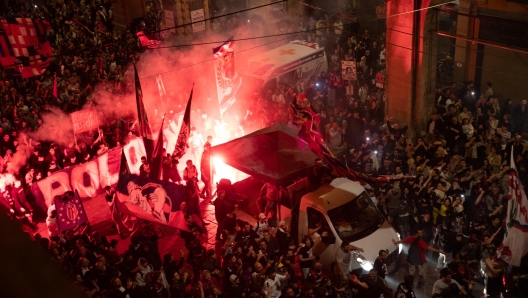 Il pullman del Bologna arriva in Piazza Maggiore, Bologna, 22 maggio 2024. ANSA/MAX CAVALLARI