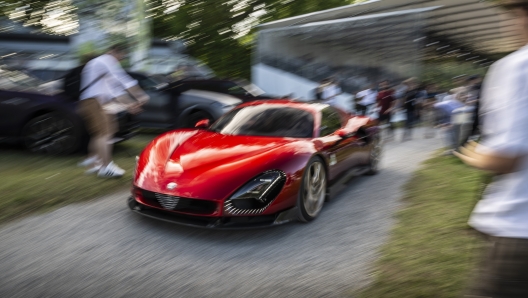 •	La nuova fuoriserie Alfa Romeo si aggiudica l’ambito titolo “Design Concept Award” portando a cinque le vittorie del marchio italiano in questa categoria istituita nel 2002.