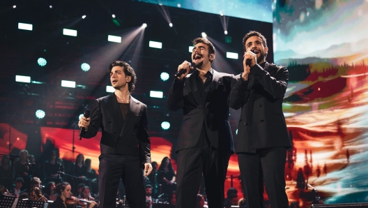 Il Volo Tutti per Uno stasera su Canale 5 gli ospiti dell'ultima puntata