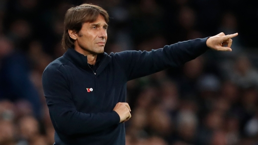 (FILES) Tottenham Hotspur's Italian head coach Antonio Conte gestures on the touchline during the English Premier League football match between Tottenham Hotspur and Liverpool at Tottenham Hotspur Stadium in London, on November 6, 2022. Antonio Conte was named new Napoli coach on June 5, 2024 announced the president of the club Aurelio De Laurentiis on X, formerly Twitter. (Photo by Ian Kington / AFP) / RESTRICTED TO EDITORIAL USE. No use with unauthorized audio, video, data, fixture lists, club/league logos or 'live' services. Online in-match use limited to 120 images. An additional 40 images may be used in extra time. No video emulation. Social media in-match use limited to 120 images. An additional 40 images may be used in extra time. No use in betting publications, games or single club/league/player publications. /