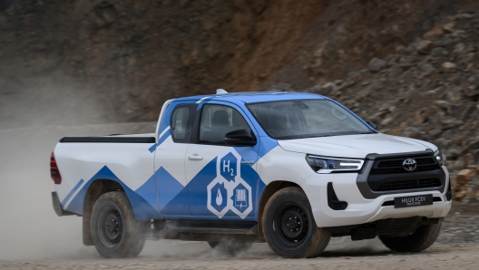 toyota hilux prototipo auto ad idrogeno