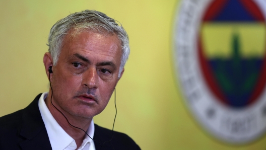 epa11387267 Newly appointed Fenerbahce head coach Jose Mourinho attends a press conference at the Ulker Stadium in Istanbul, Turkey, 03 June 2024. Mourinho was unveiled as the new head coach of the team on 02 June 2024.  EPA/ERDEM SAHIN