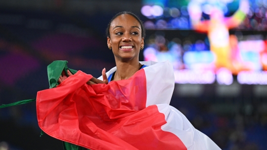 ROME, ITALY - JUNE 12: Larissa Iapichino of Team Italy celebrates winning the silver medal in the Women's Long Jump Final on day six of the 26th European Athletics Championships - Rome 2024 at Stadio Olimpico on June 12, 2024 in Rome, Italy.  (Photo by Mattia Ozbot/Getty Images for European Athletics)