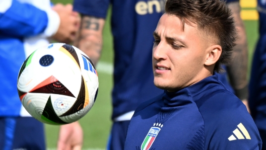 Italy’s forward Mateo Retegui participates in a training session of the national team in Iserlohn, Germany, 17 June 2024. ANSA/DANIEL DAL ZENNARO