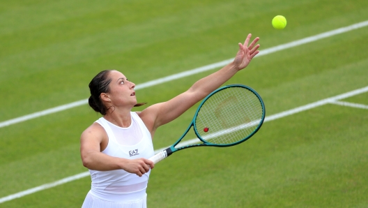 BIRMINGHAM, ENGLAND - JUNE 21: Elisabetta Cocciaretto of Italy serves against Diana Shnaider during the Women's Singles Quarter Final match on Day Seven of the Rothesay Classic Birmingham at Edgbaston Priory Club on June 21, 2024 in Birmingham, England.  (Photo by Cameron Smith/Getty Images for LTA)