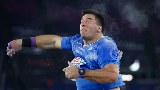 Gold medalist Leonardo Fabbri of Italy celebrates at the Shot Put Men Final during the European Athletics Championship at Olimpico Stadium in Rome, Italy, 08 June 2024. ANSA/FABIO FRUSTACI