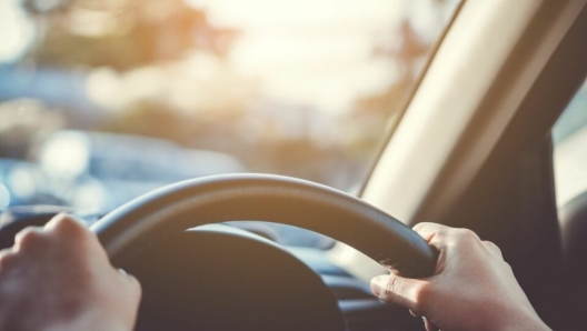 Conducente svenuto alla guida: come il passeggero può salvare la situazione