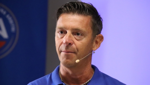 Il designatore degli arbitri Gianluca Rocchi durante l'incontro con i direttori di gara che ha chiuso il raduno pre campionato a Cascia, 12 agosto 2023. ANSA/ GIANLUIGI BASILIETTI