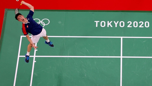 CHOFU, JAPAN - JULY 30: Tang Chun Man and Tse Ying Suet(not in picture) of Team Hong Kong China compete against Yuta Watanabe and Arisa Higashino of Team Japan during the Mix Doubles Bronze Medal match on day seven of the Tokyo 2020 Olympic Games at Musashino Forest Sport Plaza on July 30, 2021 in Chofu, Tokyo, Japan. (Photo by Rob Carr/Getty Images)