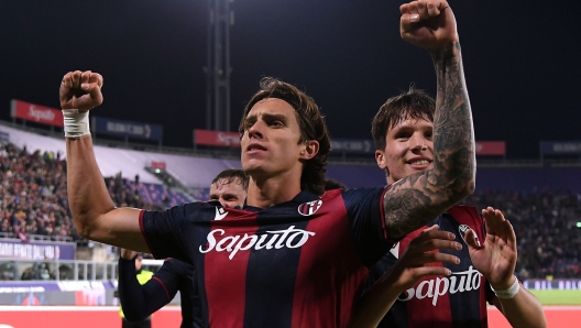 BOLOGNA, ITALY - NOVEMBER 03: Riccardo Calafiori of Bologna FC celebrates during the Serie A TIM match between Bologna FC and SS Lazio at Stadio Renato Dall'Ara on November 03, 2023 in Bologna, Italy. (Photo by Alessandro Sabattini/Getty Images)