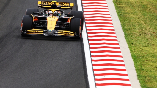 BUDAPEST, HUNGARY - JULY 20: Lando Norris of Great Britain driving the (4) McLaren MCL38 Mercedes on track during final practice ahead of the F1 Grand Prix of Hungary at Hungaroring on July 20, 2024 in Budapest, Hungary. (Photo by Mark Thompson/Getty Images)