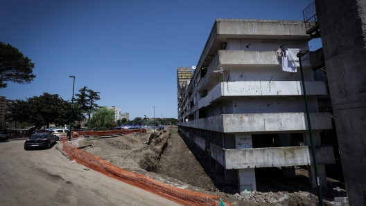 Vela celeste di Scampia secondigliano il giorno dopo il crollo del solaio - Vela celeste di Scampia secondigliano il giorno dopo il crollo del solaio - fotografo: sa