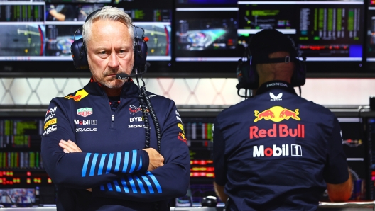 JEDDAH, SAUDI ARABIA - MARCH 08: Oracle Red Bull Racing Sporting Director Jonathan Wheatley looks on from the pitwall during qualifying ahead of the F1 Grand Prix of Saudi Arabia at Jeddah Corniche Circuit on March 08, 2024 in Jeddah, Saudi Arabia. (Photo by Mark Thompson/Getty Images)