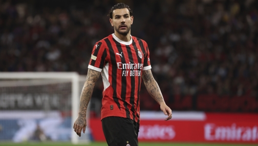 PERTH, AUSTRALIA - MAY 31: Theo Hernandez of AC Milan looks on during the friendly match between AC Milan and AS Roma at Optus Stadium on May 31, 2024 in Perth, Australia. (Photo by Giuseppe Cottini/AC Milan via Getty Images)