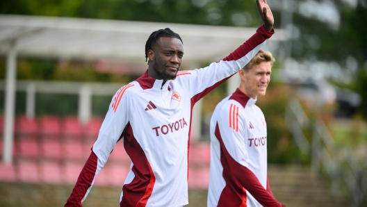 BURTON UPON TRENT, ENGLAND - AUGUST 09: AS Roma player Tammy Abraham during the training session at St George's Park on August 09, 2024 in Burton upon Trent, England.  (Photo by Fabio Rossi/AS Roma via Getty Images)