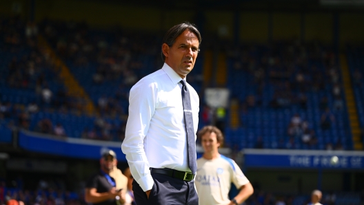 LONDON, ENGLAND - AUGUST 11:  Head caoch of FC Internazionale Simone Inzaghi reacts during the pre-season friendly match between Chelsea and FC Internazionale at Stamford Bridge on August 11, 2024 in London, England. (Photo by Mattia Pistoia - Inter/Inter via Getty Images)