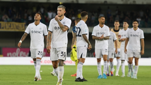 Napoli's Pasquale Mazzocchi shows his dejection during the Italian Serie A soccer match Hellas Verona vs SSC Napoli at Marcantonio Bentegodi stadium in Verona, Italy 18 august 2024. 
ANSA/FILIPPO VENEZIA