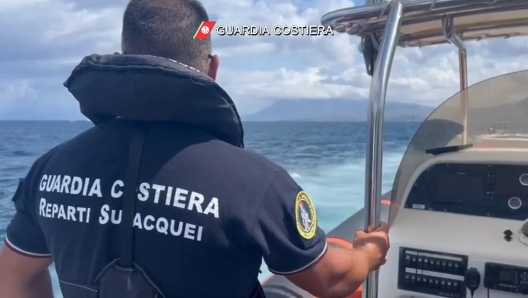 Frame da video della Guardia Costiera sulle ricerche subacquee dei dispersi del naufragio del veliero Bayesian a Porticello, Palermo (Italy), 20 agosto 2024 ANSA / Guardia Costiera  ANSA PROVIDES ACCESS TO THIS HANDOUT PHOTO TO BE USED SOLELY TO ILLUSTRATE NEWS REPORTING OR COMMENTARY ON THE FACTS OR EVENTS DEPICTED IN THIS IMAGE; NO ARCHIVING; NO LICENSING NPK