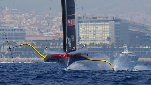 epa11559672 Luna Rossa Prada Pirelli compete in a match race during the Preliminary Regatta of the 37th America's Cup, in Barcelona, Spain, 22 August 2024.  EPA/Siu Wu