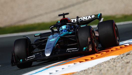 ZANDVOORT, NETHERLANDS - AUGUST 23: George Russell of Great Britain driving the (63) Mercedes AMG Petronas F1 Team W15 on track during practice ahead of the F1 Grand Prix of Netherlands at Circuit Zandvoort on August 23, 2024 in Zandvoort, Netherlands. (Photo by Clive Rose/Getty Images)