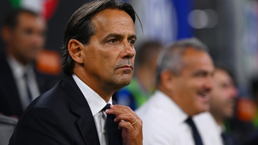 MILAN, ITALY - AUGUST 30: Head coach of FC Internazionale Simone Inzaghi looks on during the Serie match between Inter and Atalanta at Stadio Giuseppe Meazza on August 30, 2024 in Milan, Italy. (Photo by Mattia Ozbot - Inter/Inter via Getty Images)