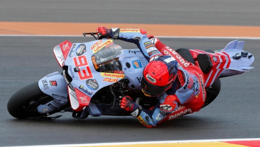 epa11573555 Spanish MotoGP rider Marc Marquez in action during the training sessions ahead of Aragon Motorcycling Grand Prix, in Motorland circuit, Alcaniz, Spain, 30 August 2024. Aragon Motorcycling Grand Prix takes place from August 30 to September 01.  EPA/Javier Cebollada