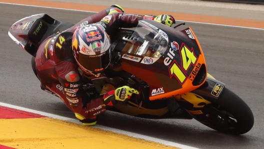 epa11575245 ELF Marc VDS Racing rider Tony Arbolino of Italy in action during a Moto2 practice session for the Motorcycling Grand Prix of Aragon, in Alcaniz, Spain, 31 August 2024. The 2024 Motorcycling Grand Prix of Aragon is held at the MotorLand Aragon circuit on 01 September.  EPA/Javier Cebollada