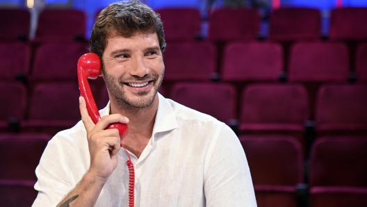 Stefano De Martino durante la presentazione della trasmissione televisiva Affari Tuoi in onda su Rai Uno, Roma, 27 agosto 2024. ANSA/RICCARDO ANTIMIANI