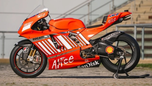 ducati desmosedici gp7