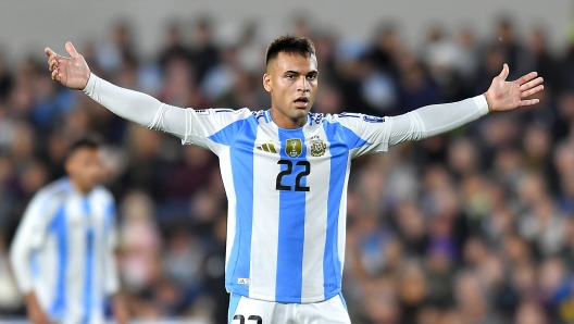 BUENOS AIRES, ARGENTINA - SEPTEMBER 05: Lautaro Martinez of Argentina reacts during the FIFA World Cup 2026 Qualifier match between Argentina and Chile at Estadio Más Monumental Antonio Vespucio Liberti on September 05, 2024 in Buenos Aires, Argentina. (Photo by Marcelo Endelli/Getty Images)