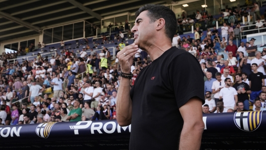 Milan's head coach Paulo Fonseca looks on during the Serie A Enilive 2024/2025 match between Parma and Milan - Serie A Enilive at Ennio Tardini Stadium - Sport, Soccer - Parma, Italy - Saturday August 24, 2024 (Photo by Massimo Paolone/LaPresse)