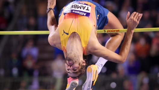 epa11604764 Gianmarco Tamberi of Italy wins the menâ??s High Jump with 2,37m during the World Athletics Diamond League Finals, at the Memorial Van Damme in Brussels, Belgium, 14 September 2024.  EPA/OLIVIER MATTHYS